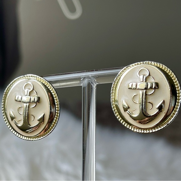 Vintage | Gold Cream Enamel Nautical Anchor Pierced Earrings - Picture 5 of 7
